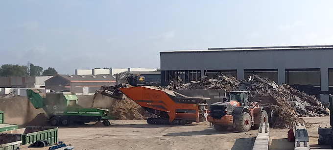 Aperçu des activités de la casse automobile S.T.L.G. située à BONNEUIL-SUR-MARNE (94380)